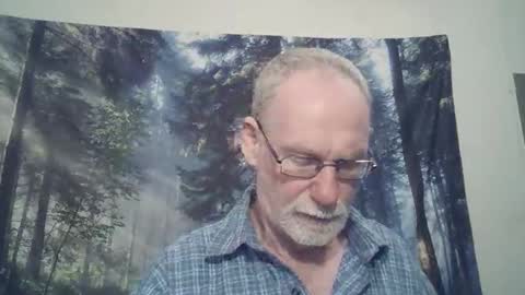 Snapshot of larbie chatting on January 10, 11:11 am Larbie online show from January 10, 11:11 am