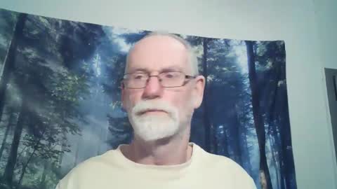 Snapshot of larbie chatting on January 3, 11:46 am Larbie online show from January 3, 11:46 am