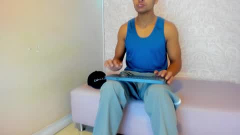 LARRY online show from January 12, 12:31 pm