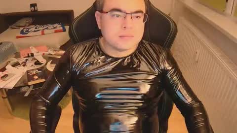 latexboy893 online show from November 30, 10:01 pm