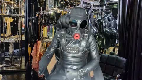 latexlover202 online show from March 28, 10:54 pm