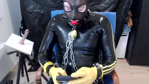 Snapshot of latexslaafboy2 chatting on January 30, 8:22 am latexslaafboy online show from January 30, 8:22 am