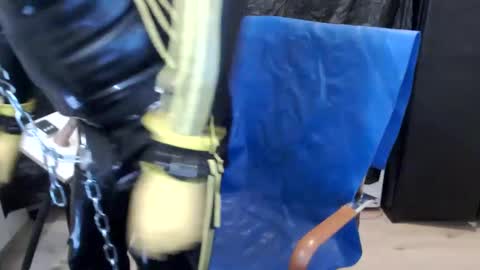 Snapshot of latexslaafboy2 chatting on February 17, 7:14 am latexslaafboy online show from February 17, 7:14 am