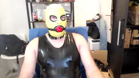 Snapshot of latexslaafboy2 chatting on February 25, 7:09 am latexslaafboy online show from February 25, 7:09 am
