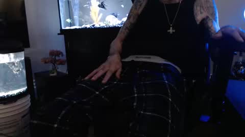 latinlover513 online show from February 12, 9:01 pm