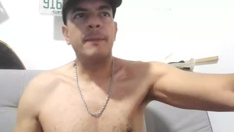 latinmartin254 online show from November 3, 7:59 pm