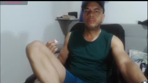 latinmartin254 online show from April 17, 1:08 am