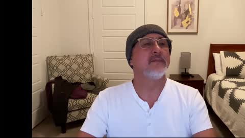 QS - INDEPENDENT MODEL online show from January 12, 5:11 am