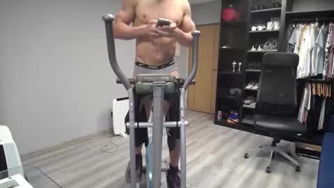 sam online show from October 25, 8:05 am