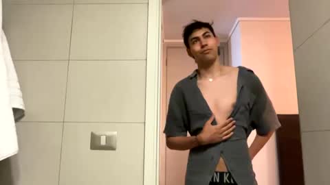 latino_boy266 online show from October 11, 2:04 am