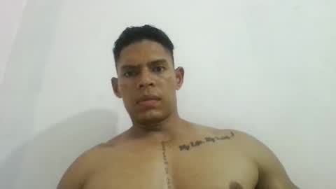latinoxxl22cm online show from February 18, 3:31 am