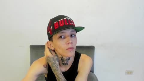 Snapshot of latins_boys_20 chatting on January 20, 3:59 am NICK online show from January 20, 3:59 am