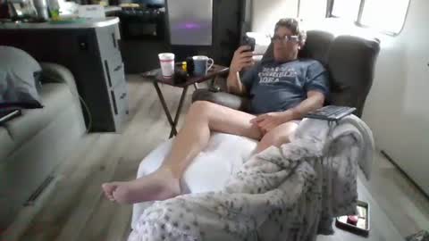 Snapshot of latniter742349 chatting on January 10, 3:37 pm latniter online show from January 10, 3:37 pm