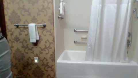 Snapshot of latniter742349 chatting on March 1, 6:26 am latniter online show from March 1, 6:26 am