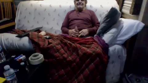 Snapshot of latniter742349 chatting on February 24, 10:15 am latniter online show from February 24, 10:15 am