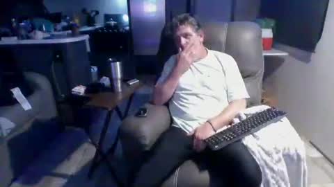 Snapshot of latniter742349 chatting on February 17, 9:24 am latniter online show from February 17, 9:24 am