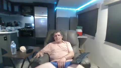 Snapshot of latniter742349 chatting on February 16, 1:27 am latniter online show from February 16, 1:27 am