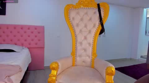 Snapshot of latrellx7 chatting on January 5, 12:42 pm LEANDRO online show from January 5, 12:42 pm