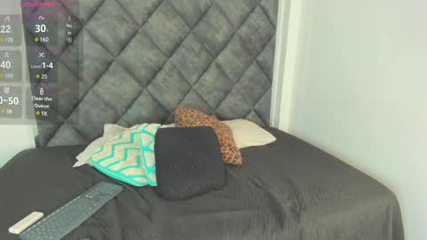 Snapshot of latrellx7 chatting on December 19, 11:39 am LEANDRO online show from December 19, 11:39 am