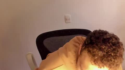 Laureent online show from February 10, 6:45 pm