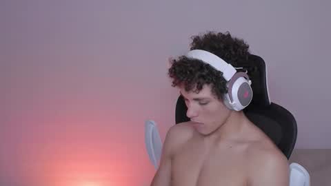 Laureent online show from October 17, 9:02 am