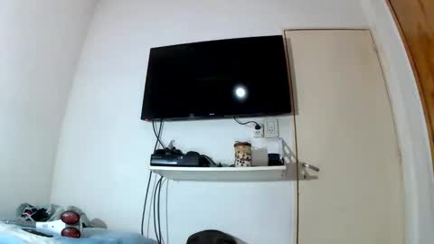 Snapshot of lauti_twink chatting on September 26, 8:01 am Lautaro online show from September 26, 8:01 am