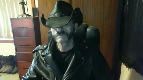 leathergreaser online show from November 4, 10:33 pm