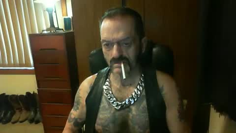 Snapshot of leathergreaser chatting on December 23, 7:52 pm leathergreaser online show from December 23, 7:52 pm