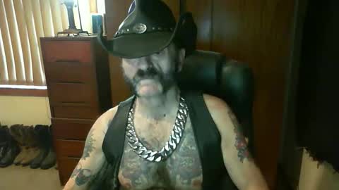 Snapshot of leathergreaser chatting on September 8, 9:58 pm leathergreaser online show from September 8, 9:58 pm