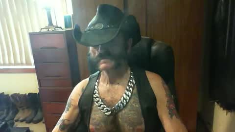 Snapshot of leathergreaser chatting on September 29, 12:31 am leathergreaser online show from September 29, 12:31 am