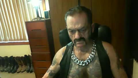 Snapshot of leathergreaser chatting on December 10, 8:05 pm leathergreaser online show from December 10, 8:05 pm