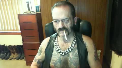 Snapshot of leathergreaser chatting on March 4, 11:00 pm leathergreaser online show from March 4, 11:00 pm