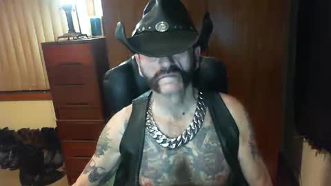 Snapshot of leathergreaser chatting on October 10, 3:39 pm leathergreaser online show from October 10, 3:39 pm