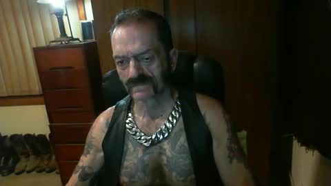 Snapshot of leathergreaser chatting on February 10, 6:24 pm leathergreaser online show from February 10, 6:24 pm