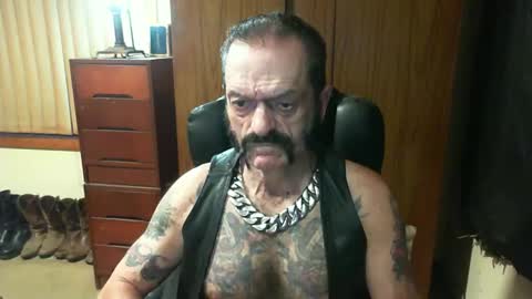 Snapshot of leathergreaser chatting on January 22, 6:52 pm leathergreaser online show from January 22, 6:52 pm