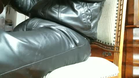 Snapshot of leathermotocross001 chatting on December 4, 1:20 pm Leathermotocross online show from December 4, 1:20 pm
