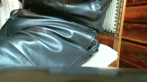 Snapshot of leathermotocross001 chatting on December 14, 2:00 pm Leathermotocross online show from December 14, 2:00 pm