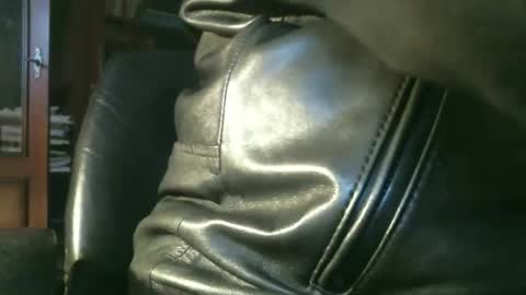 Snapshot of leathermotocross001 chatting on September 21, 5:46 pm Leathermotocross online show from September 21, 5:46 pm