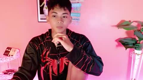 leemoreno18 online show from October 12, 3:28 pm