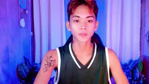 leemoreno18 online show from November 2, 11:36 am