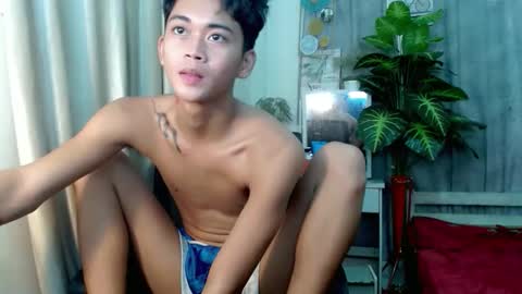 leemoreno18 online show from October 9, 4:17 am