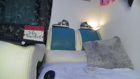 Snapshot of leenar_key chatting on February 14, 6:29 pm leenar_key online show from February 14, 6:29 pm