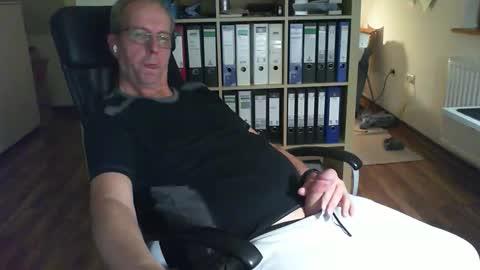 Snapshot of lefti27 chatting on September 29, 10:38 pm Dave online show from September 29, 10:38 pm