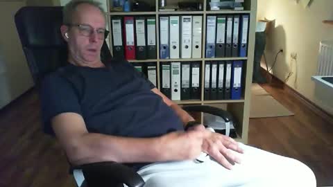 Snapshot of lefti27 chatting on September 13, 11:06 pm Dave online show from September 13, 11:06 pm