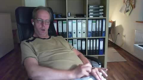 Snapshot of lefti27 chatting on September 22, 10:20 pm Dave online show from September 22, 10:20 pm