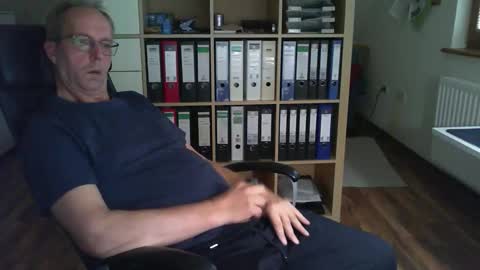 Snapshot of lefti27 chatting on October 9, 4:01 pm Dave online show from October 9, 4:01 pm