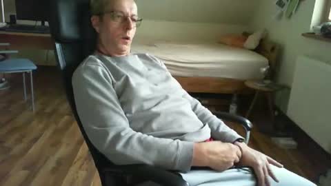 Snapshot of lefti27 chatting on March 2, 1:31 pm Dave online show from March 2, 1:31 pm
