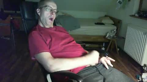 Snapshot of lefti27 chatting on January 29, 10:43 pm Dave online show from January 29, 10:43 pm