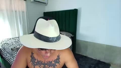  Lei  online show from February 7, 10:04 pm