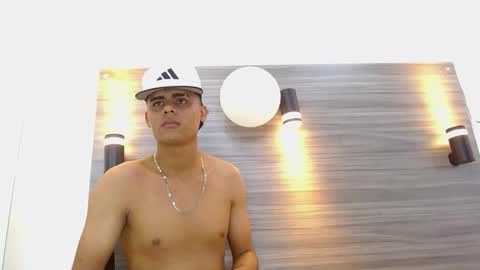lelehott01 online show from June 11, 2:22 am